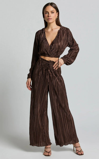 Kallie Top - Tie Back Plisse Long Sleeve Crop Top in Chocolate