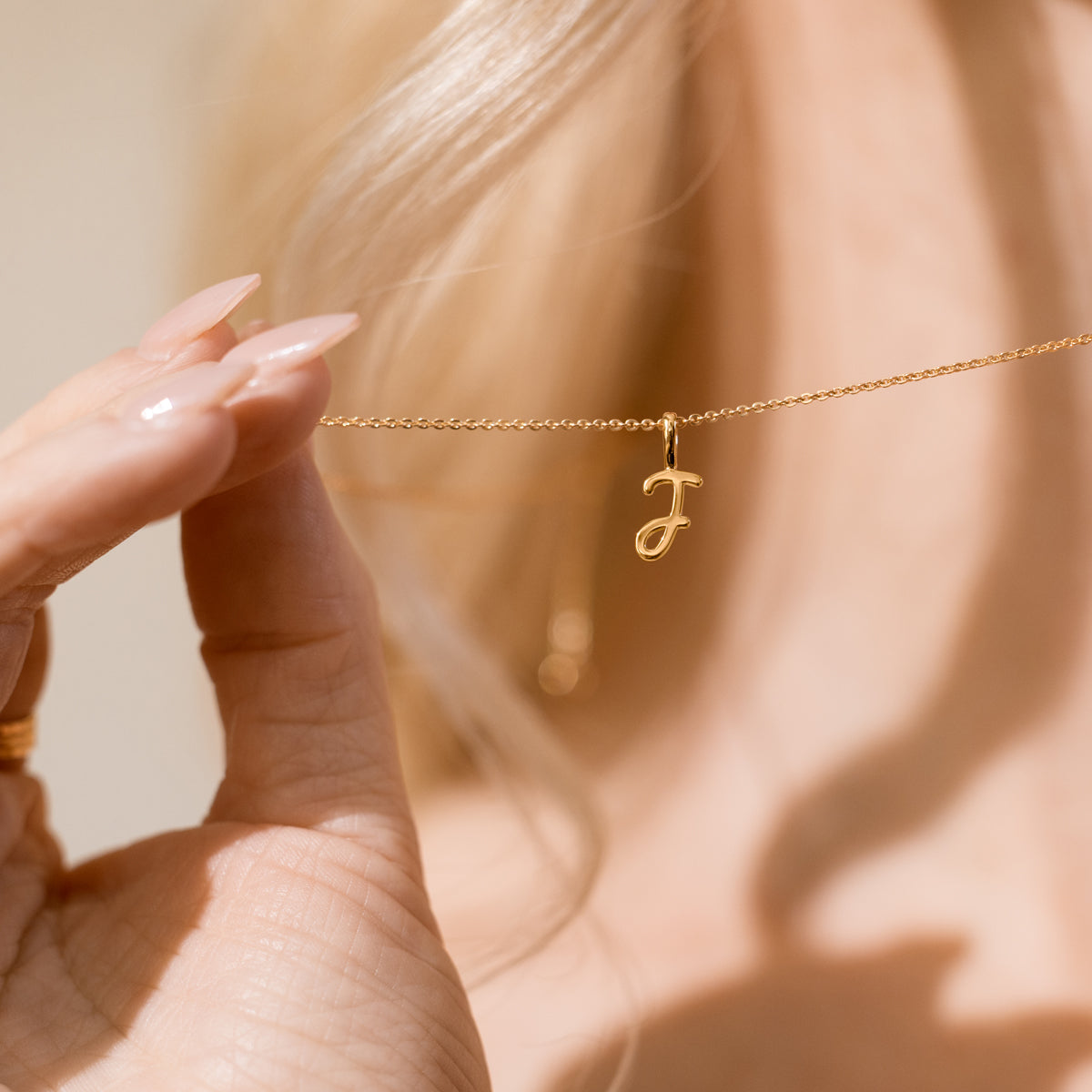 Script Initial O Charm